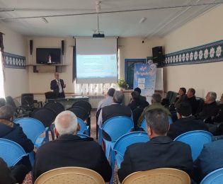 دوره آموزشی بررسی توام با آبشوئی در اصلاح خاکهای شوردر باغات پسته شهرستان راور